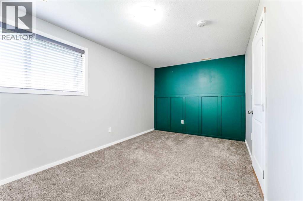 352 Crocus Terrace W Property Photo 24