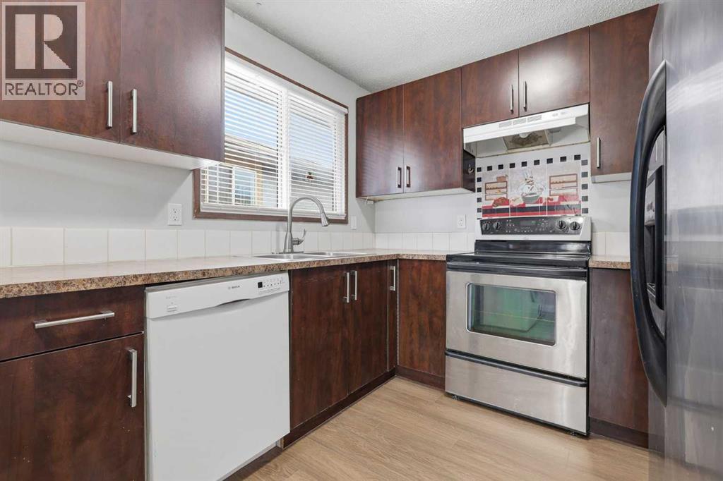 15 Doverville Way Se Property Photo 5