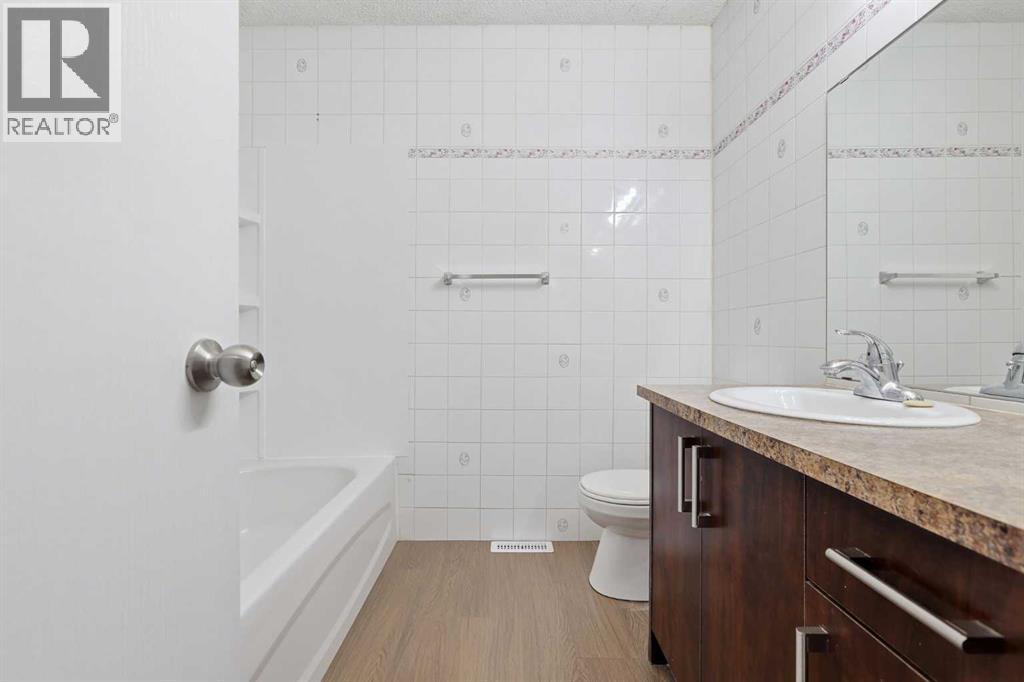 15 Doverville Way Se Property Photo 9