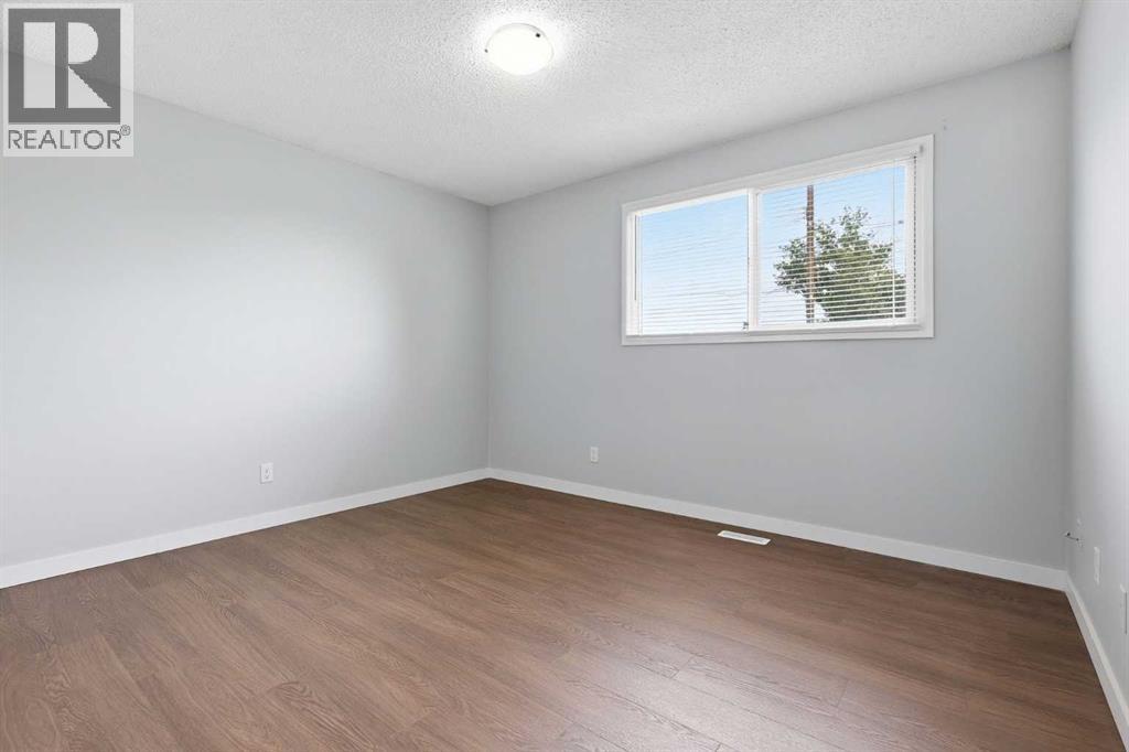 15 Doverville Way Se Property Photo 12