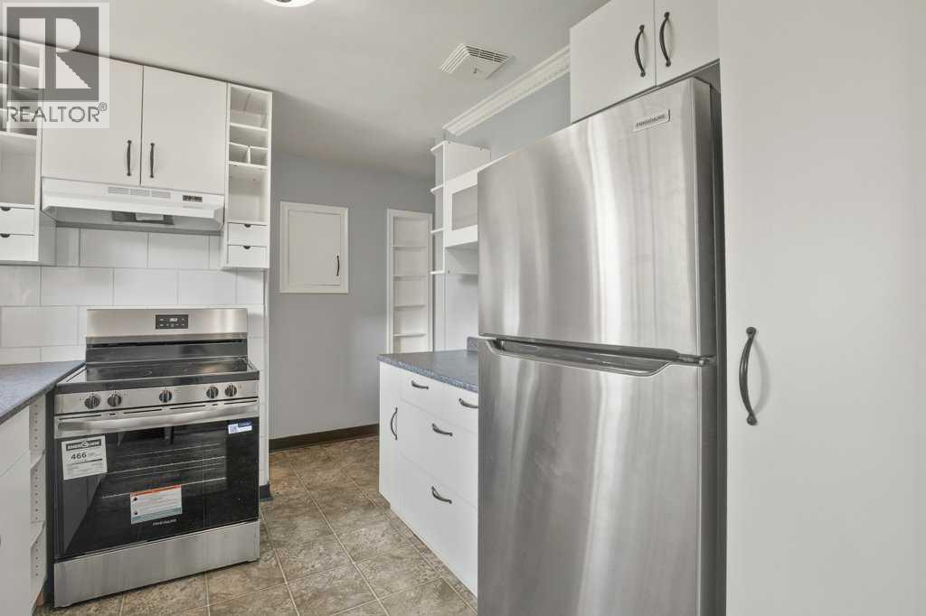 5330 42a Avenue Property Photo 8