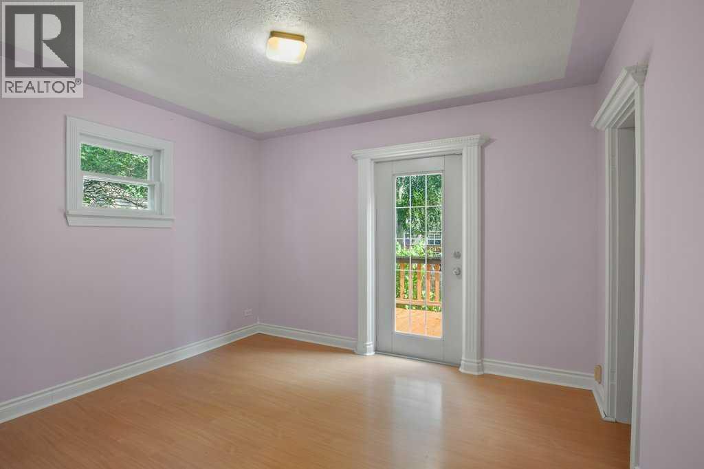 5330 42a Avenue Property Photo 10