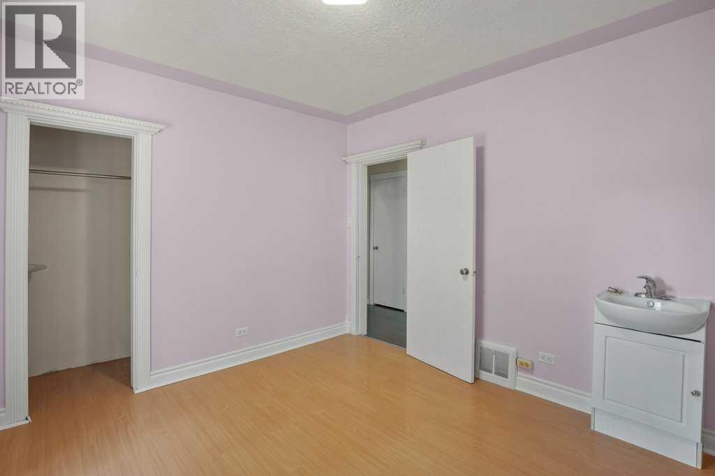 5330 42a Avenue Property Photo 11