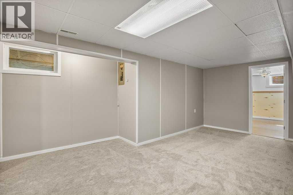 5330 42a Avenue Property Photo 15