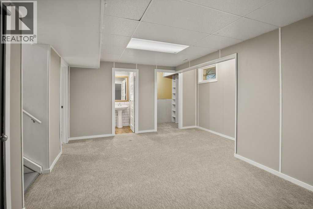 5330 42a Avenue Property Photo 17