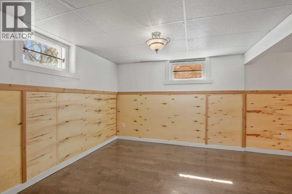 5330 42a Avenue Property Photo 18