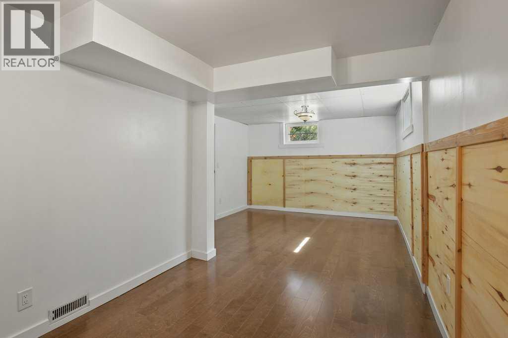 5330 42a Avenue Property Photo 20