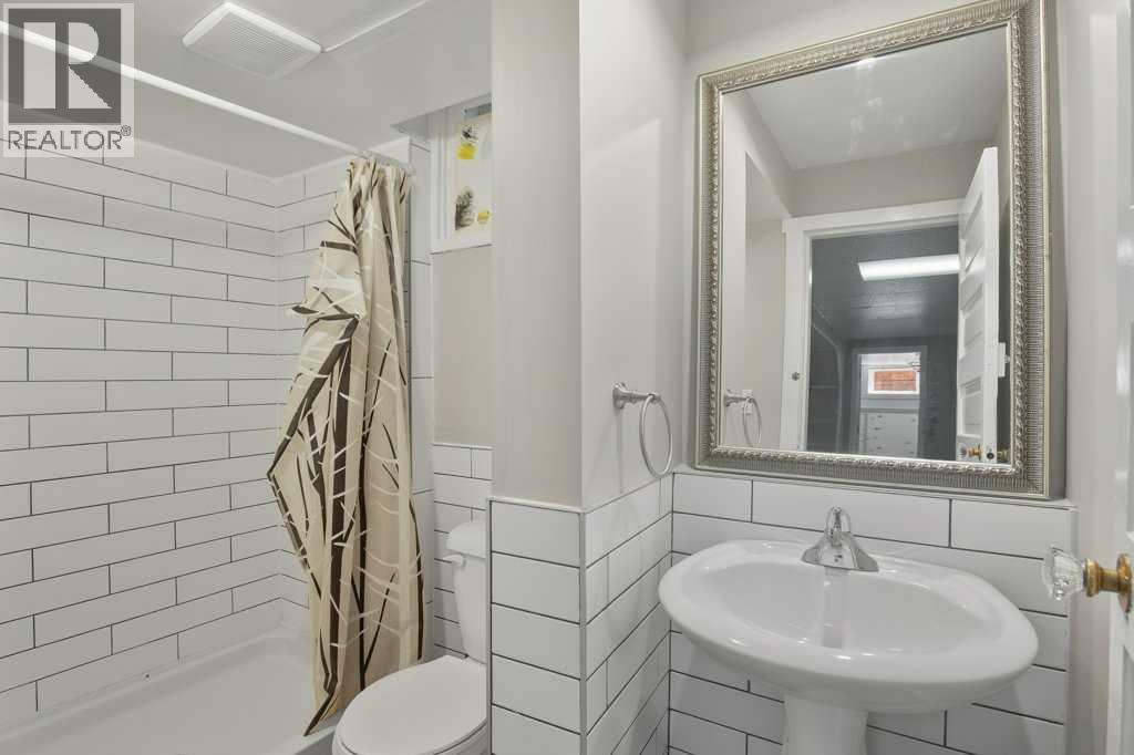 5330 42a Avenue Property Photo 21