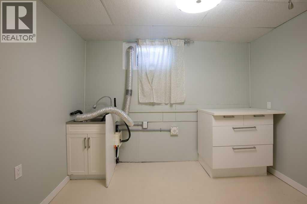 5330 42a Avenue Property Photo 22