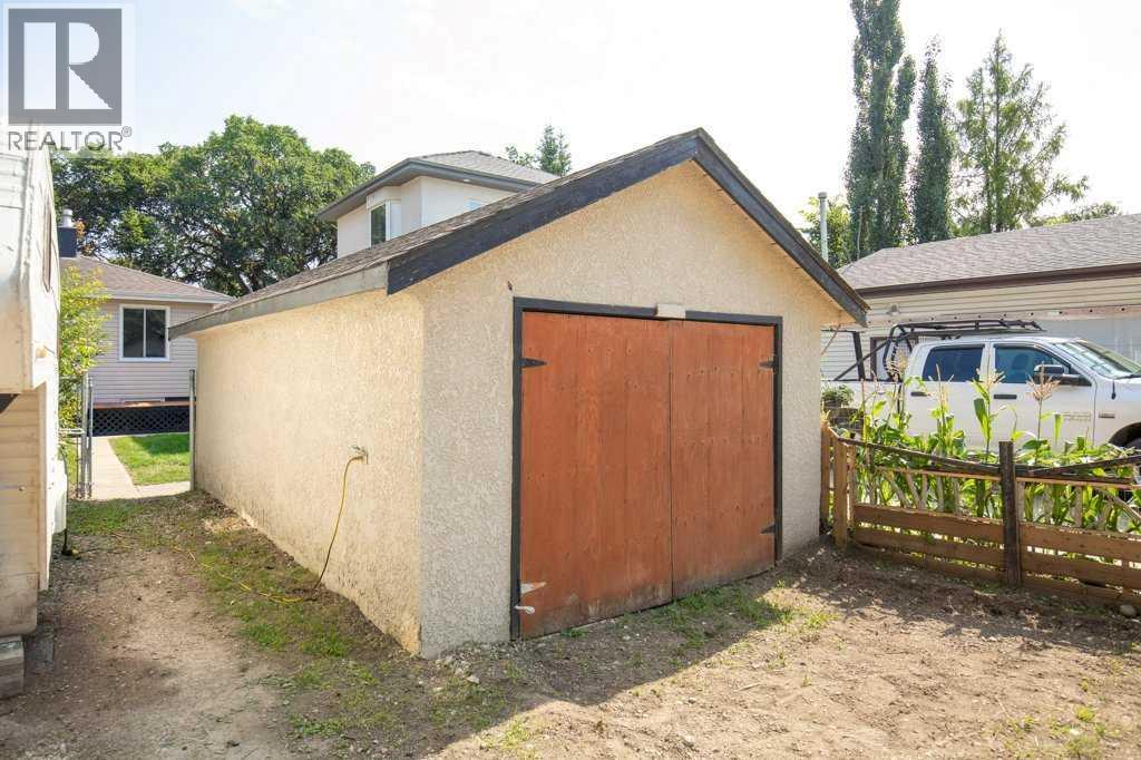 5330 42a Avenue Property Photo 42