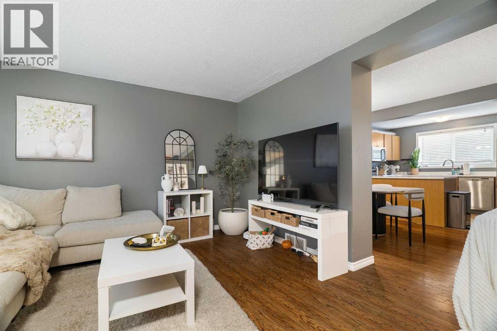 321 Queenston Heights Se Property Photo 8