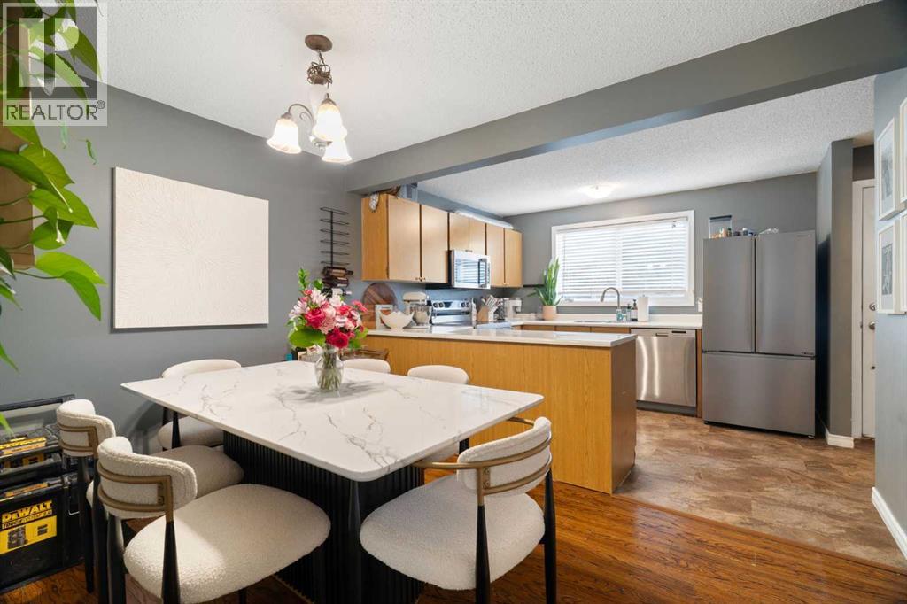 321 Queenston Heights Se Property Photo 11