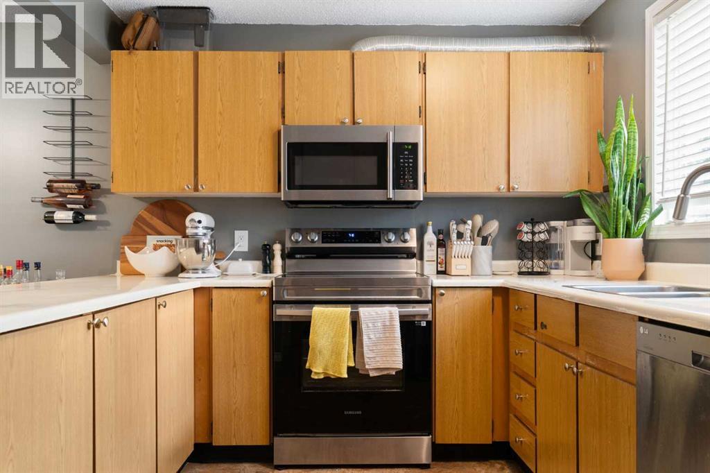 321 Queenston Heights Se Property Photo 15