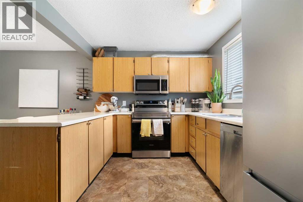 321 Queenston Heights Se Property Photo 16