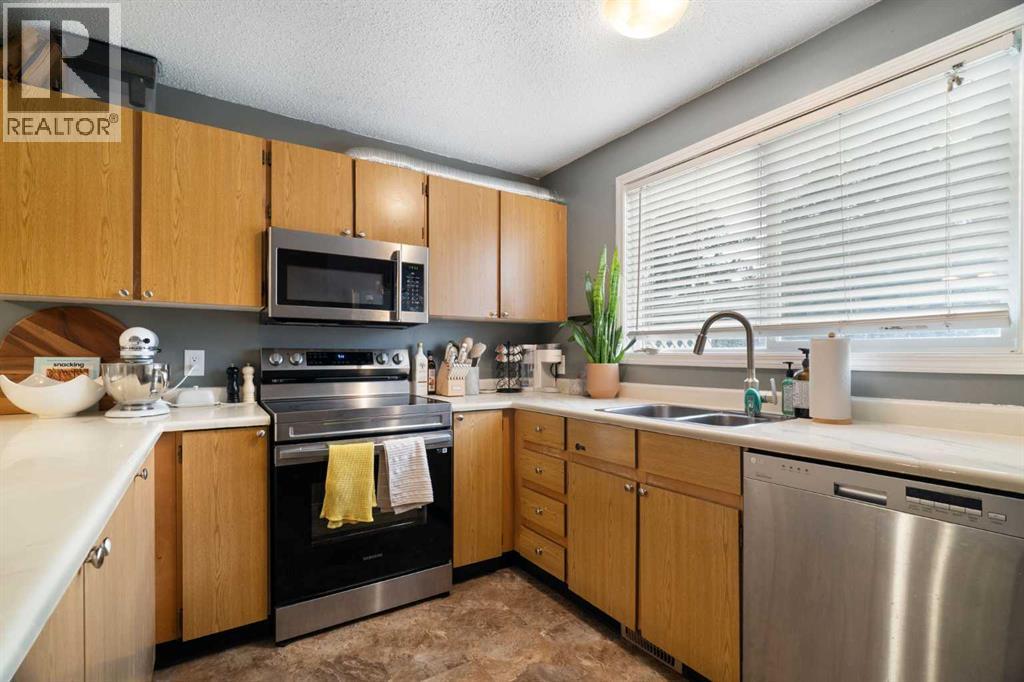 321 Queenston Heights Se Property Photo 17