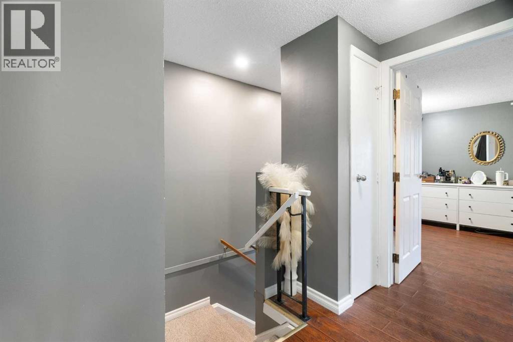 321 Queenston Heights Se Property Photo 23