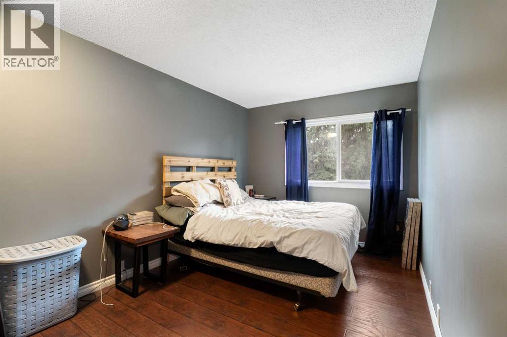 321 Queenston Heights Se Property Photo 26