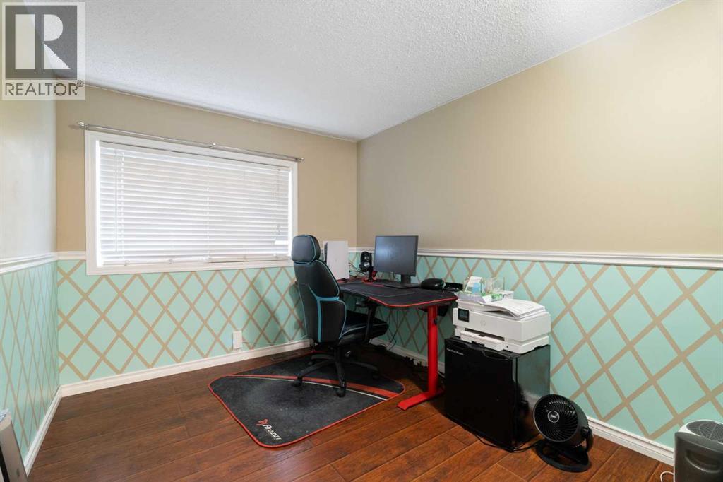 321 Queenston Heights Se Property Photo 29