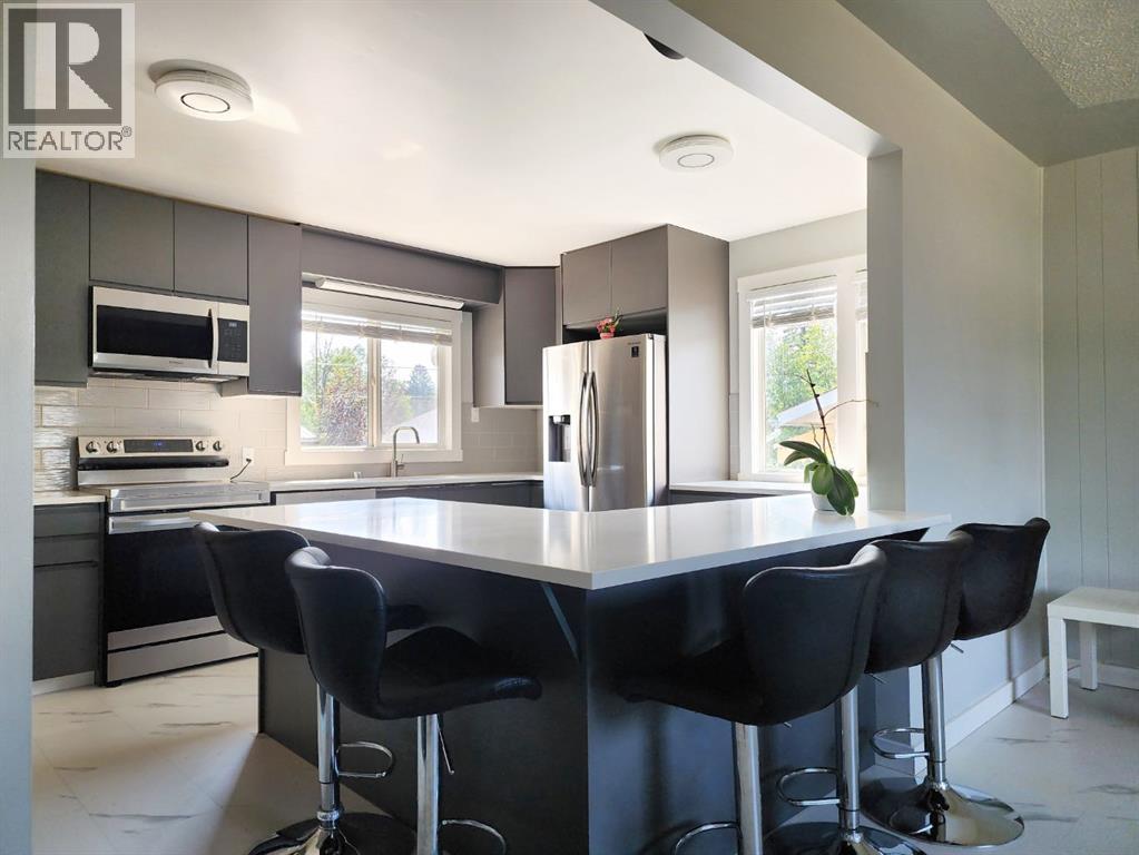 5122 5th Street W Property Photo 1