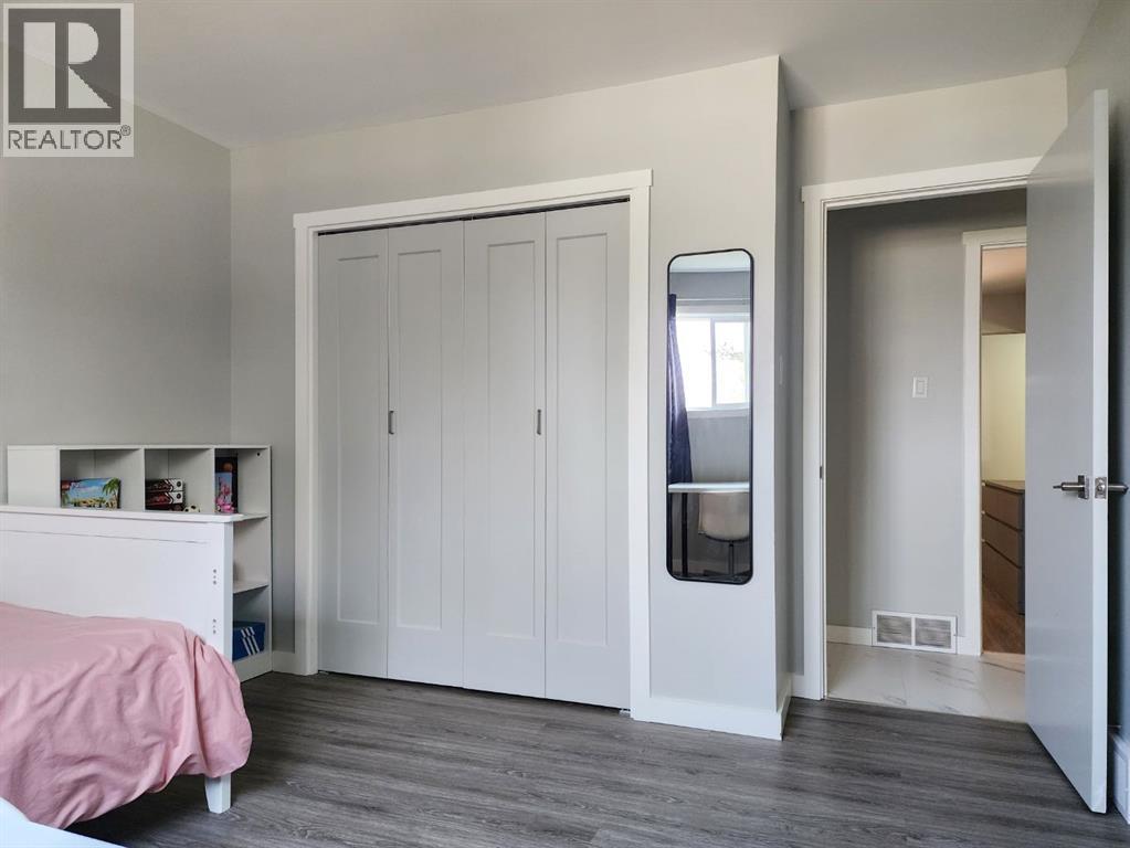 5122 5th Street W Property Photo 12