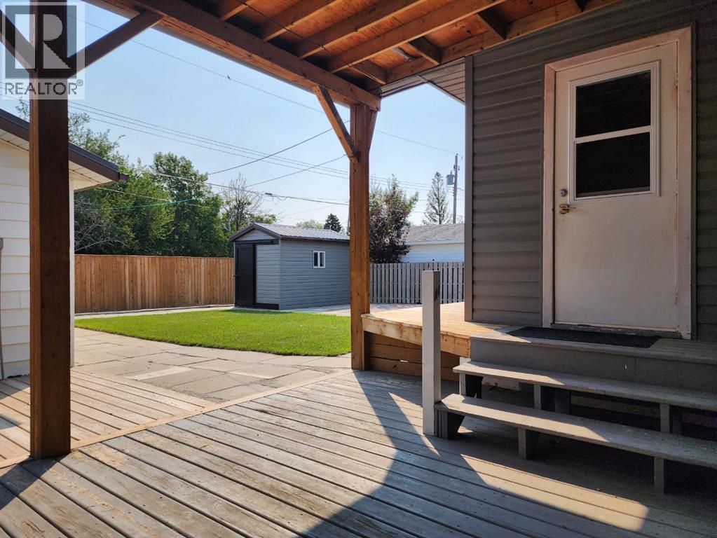 5122 5th Street W Property Photo 18