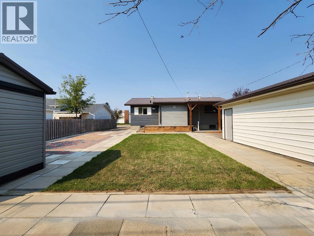 5122 5th Street W Property Photo 34