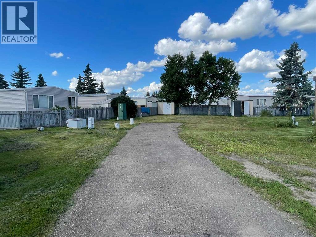 5308 57 Street Property Photo 5