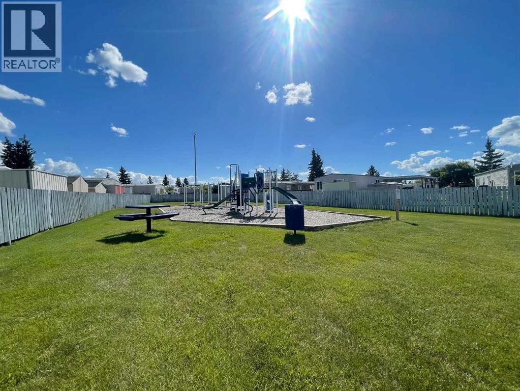 5308 57 Street Property Photo 9