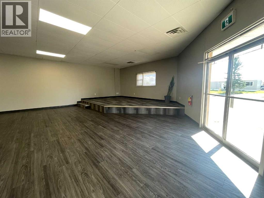 5308 57 Street Property Photo 14