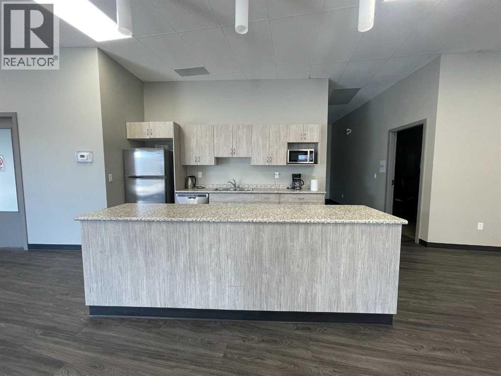 5308 57 Street Property Photo 16