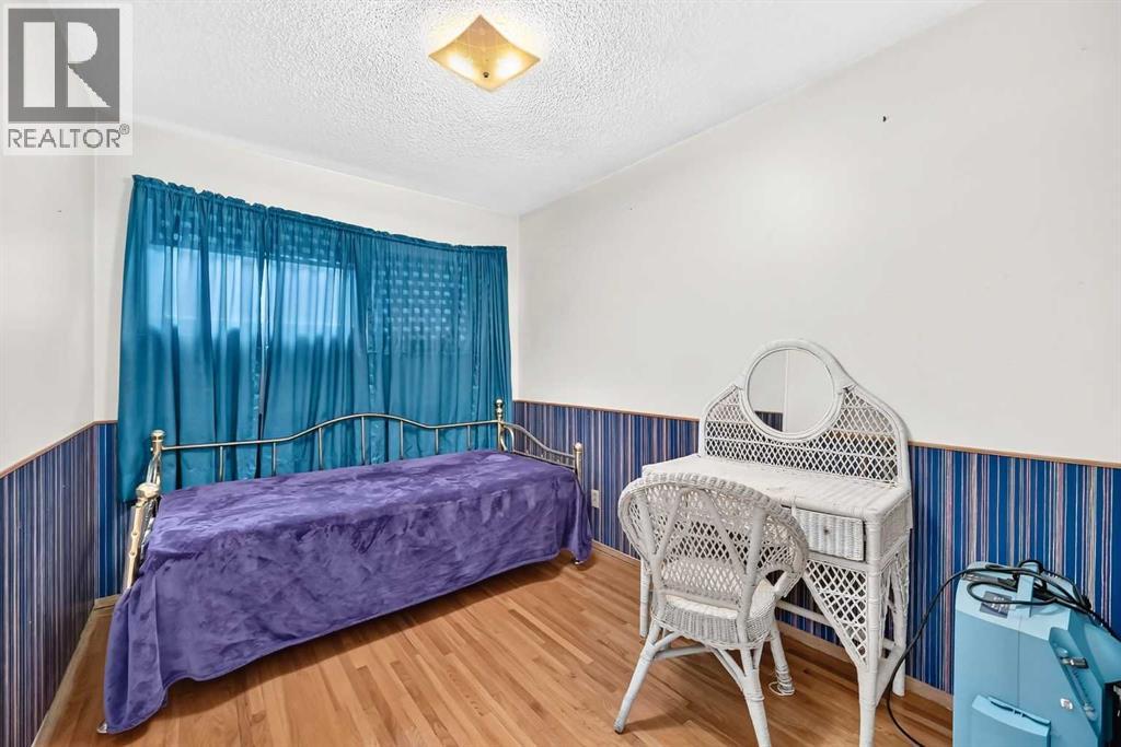 728 Willacy Drive Se Property Photo 10