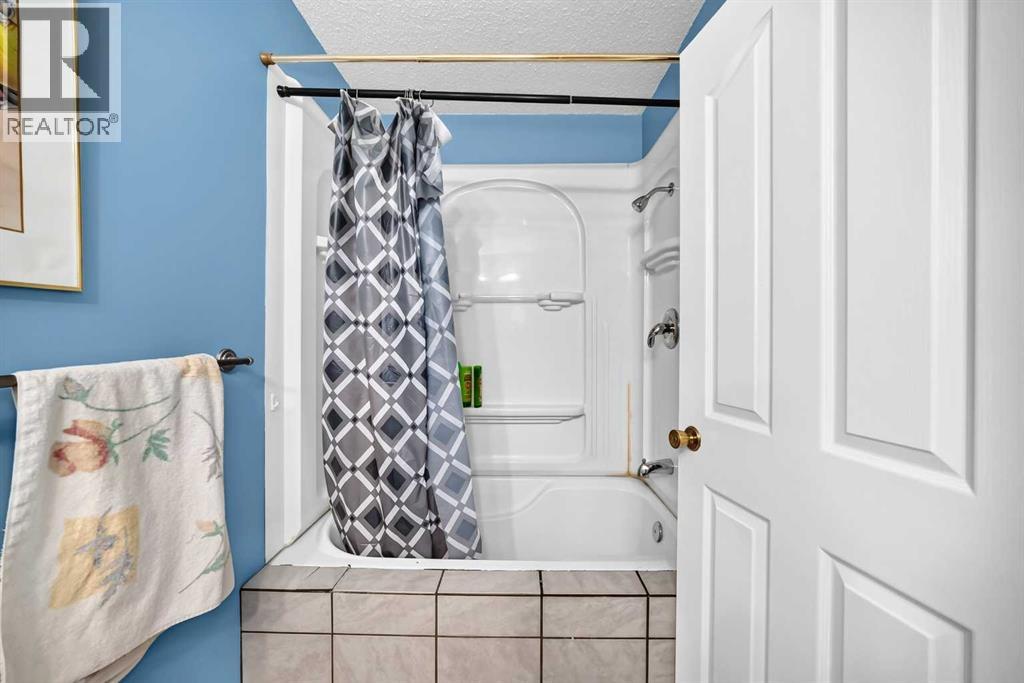 728 Willacy Drive Se Property Photo 13