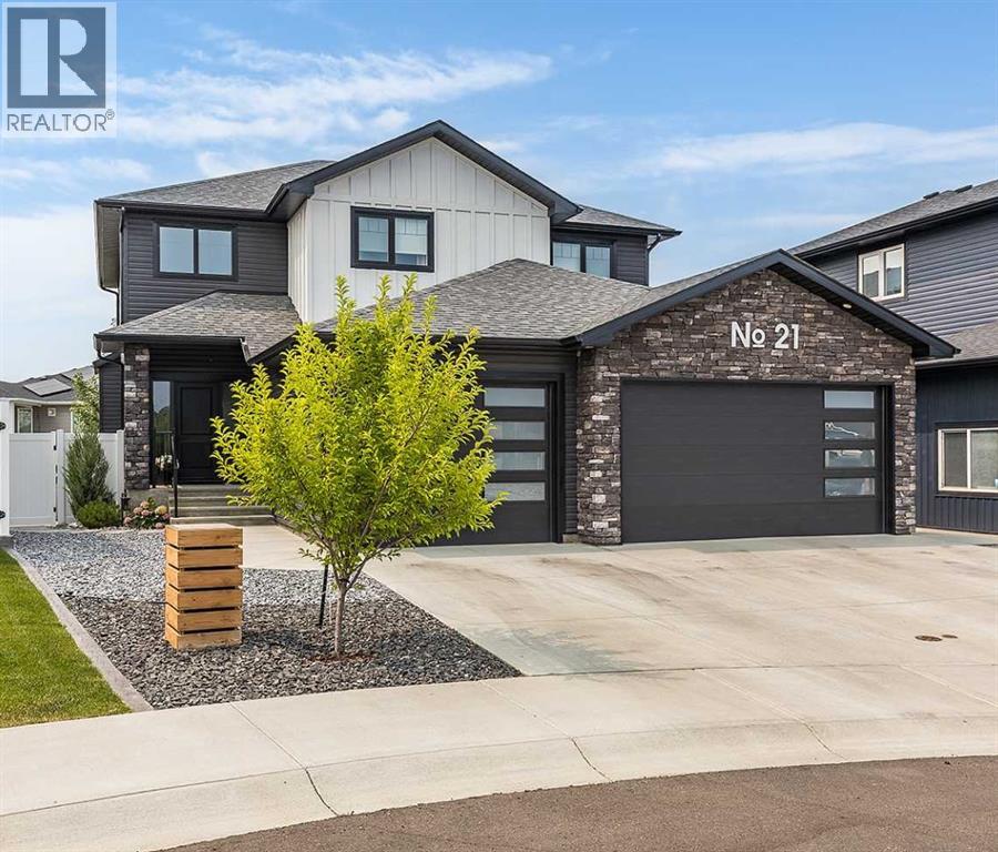 21 Hamptons Gate Se Property Photo 1