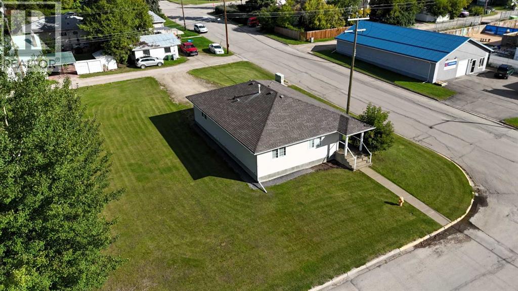 4702 3 Avenue Property Photo 1