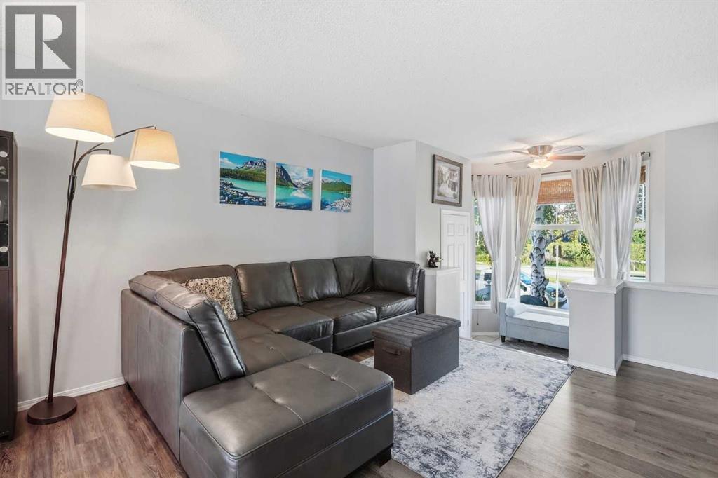 160 Promenade Way Se Property Photo 4