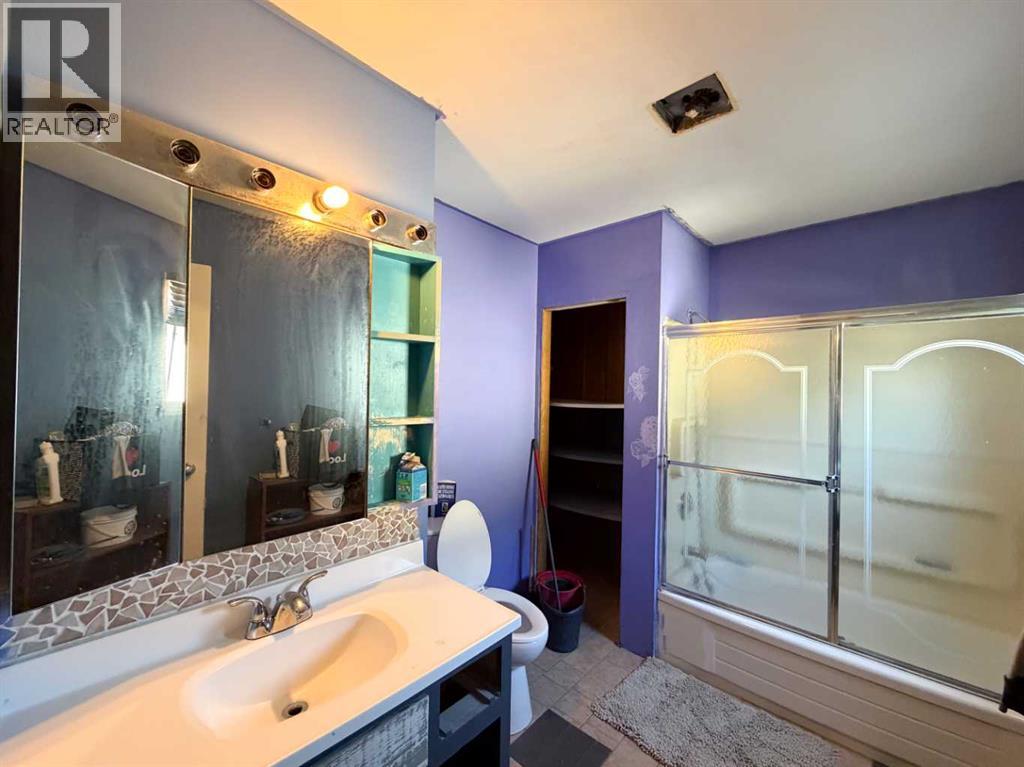126 3 Street Se Property Photo 9