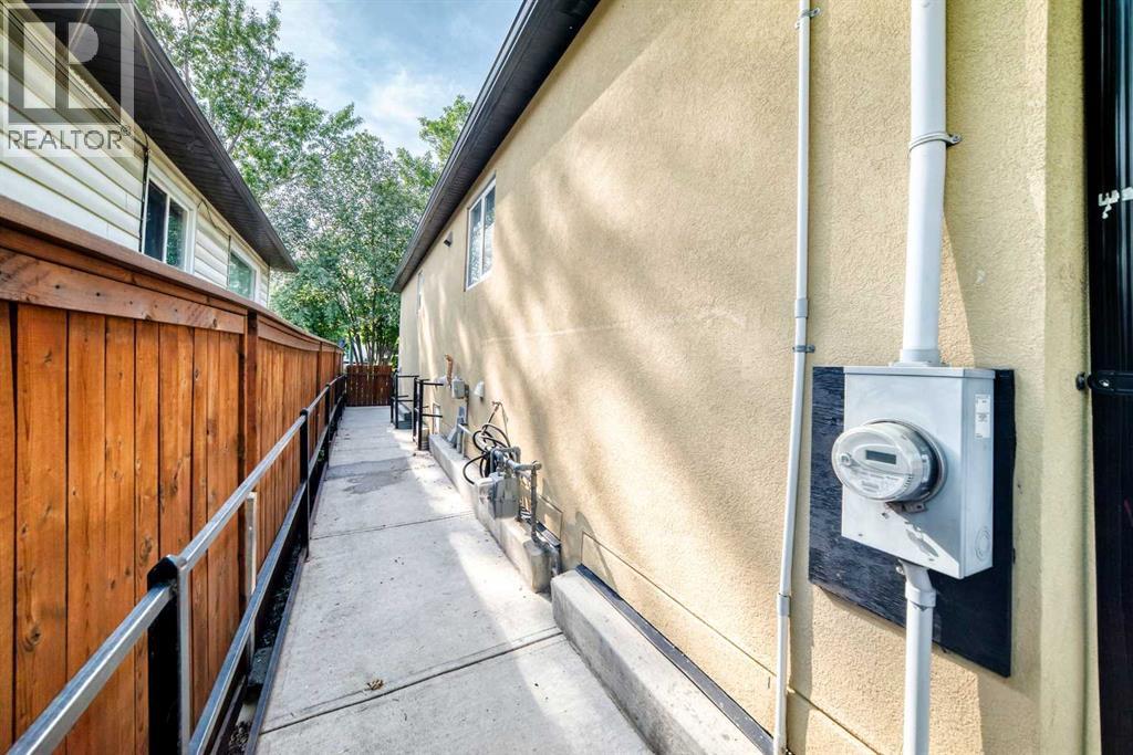 7616 23 Street Se Property Photo 11