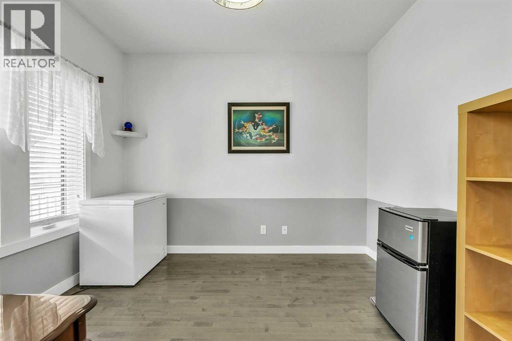 154 Redstone Common Ne Property Photo 4