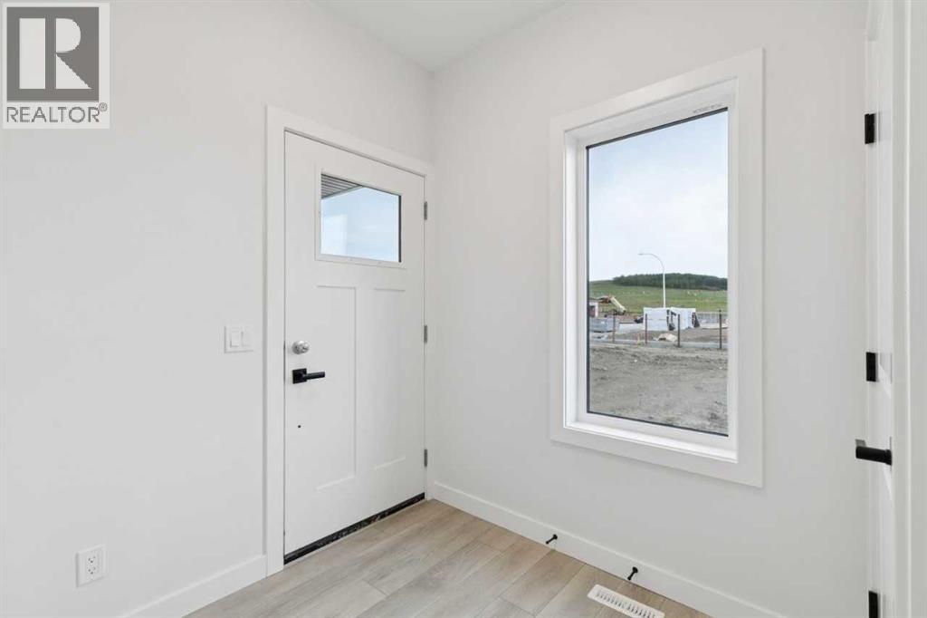 139 Fireside Close Property Photo 4