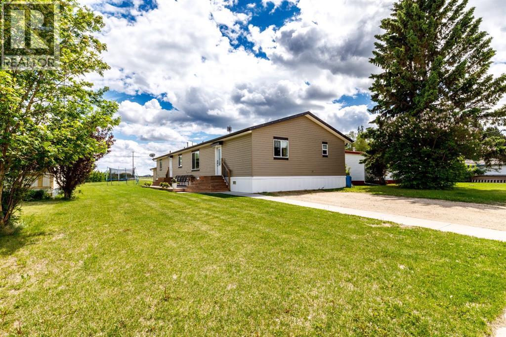 4705 45 Avenue Photo de la propriété 1
