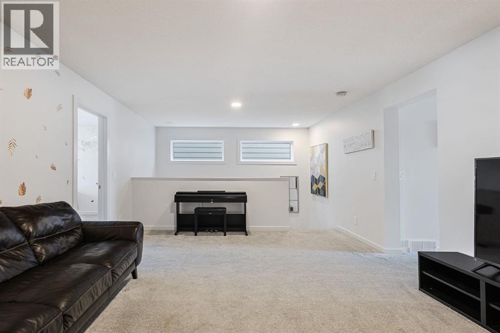 147 Royston Rise Nw Property Photo 14