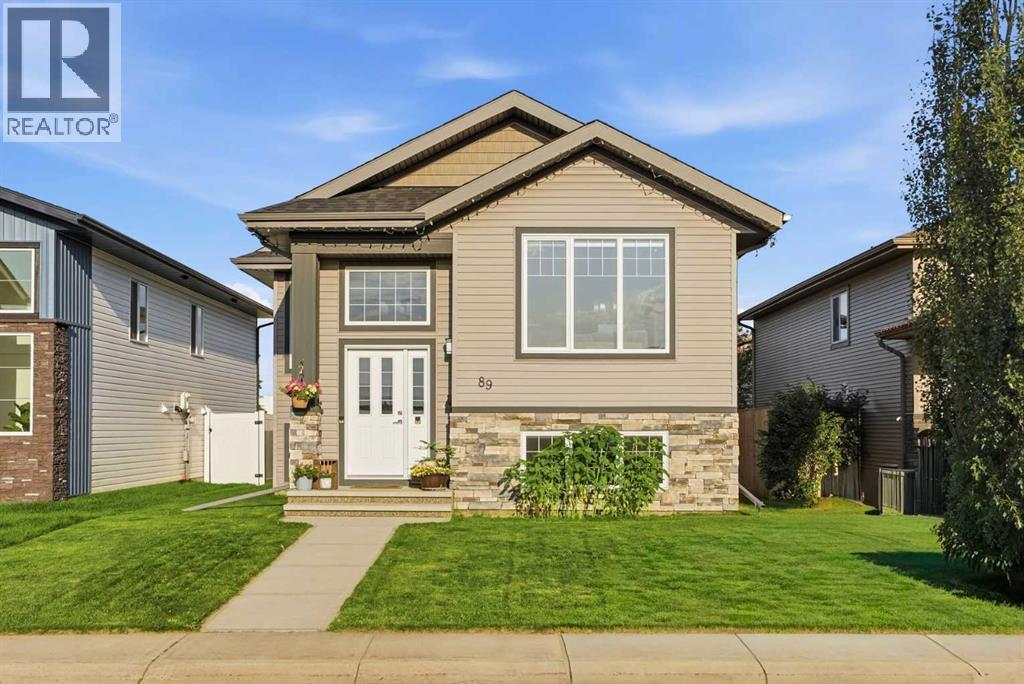 89 Aztec Crescent Property Photo 2