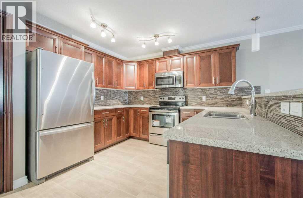 5215 52 Street Property Photo 4