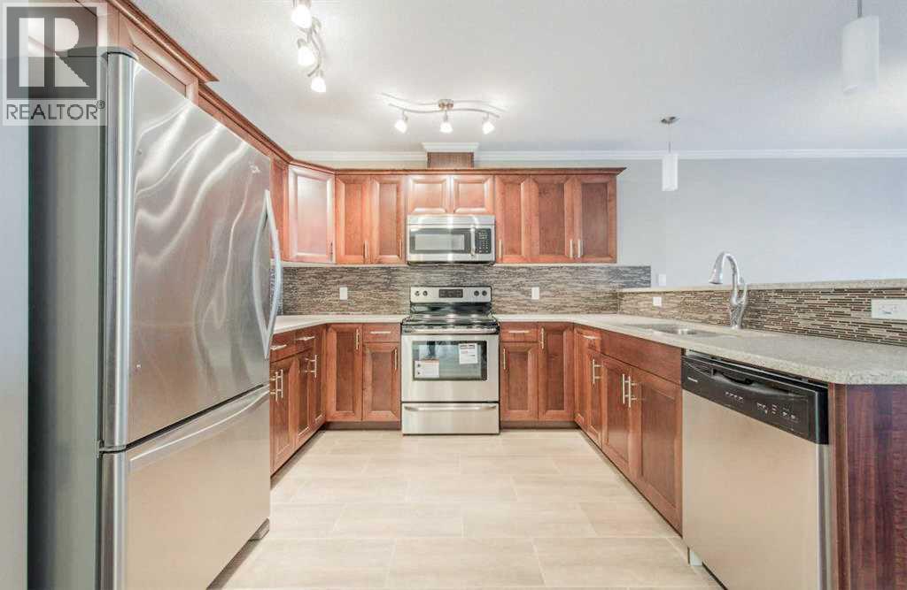 5215 52 Street Property Photo 5