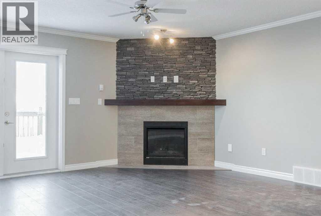 5215 52 Street Property Photo 8