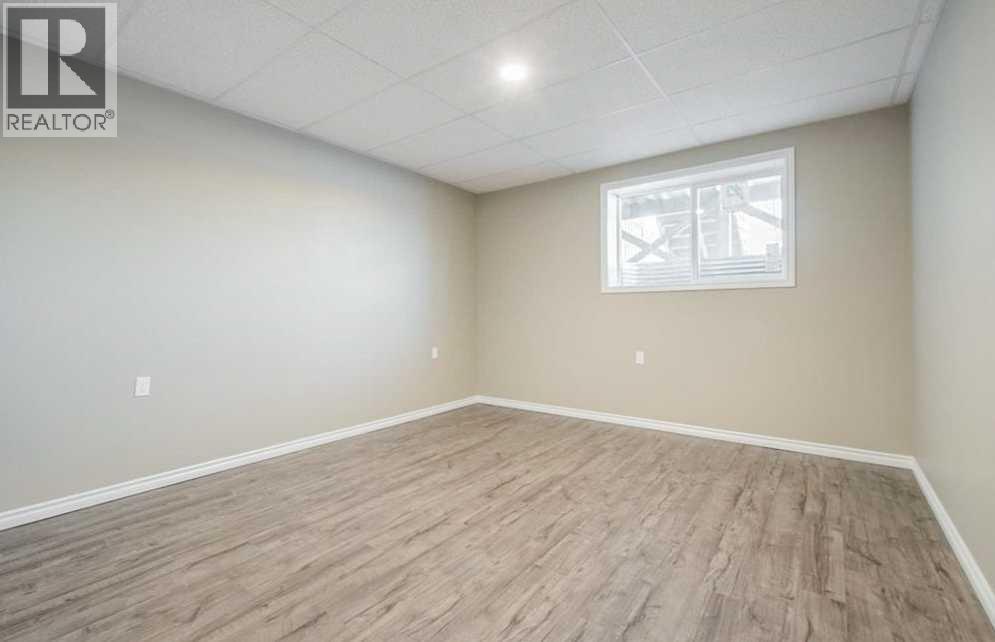 5215 52 Street Property Photo 19