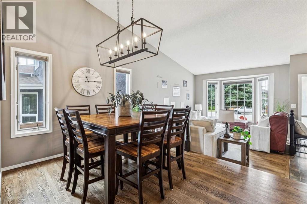 190 Mt Robson Close Se Property Photo 4