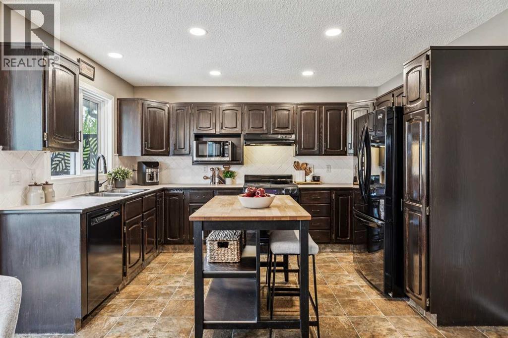 190 Mt Robson Close Se Property Photo 6