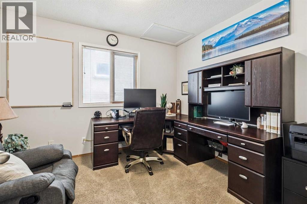 190 Mt Robson Close Se Property Photo 16