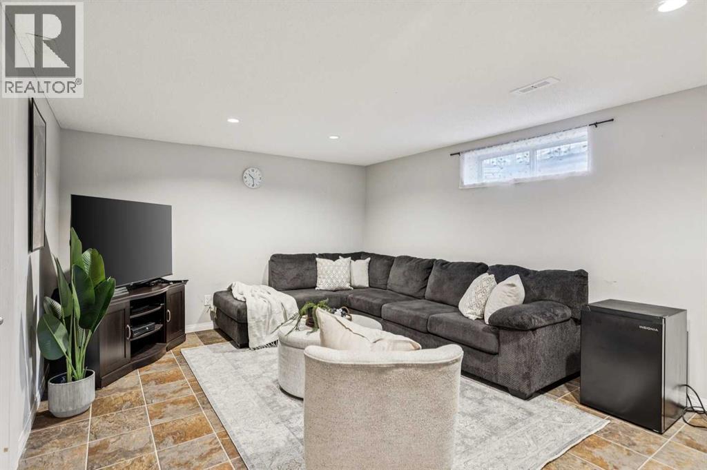190 Mt Robson Close Se Property Photo 29
